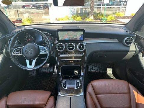 Used 2021 Mercedes-Benz GLC 300 4MATIC image 15