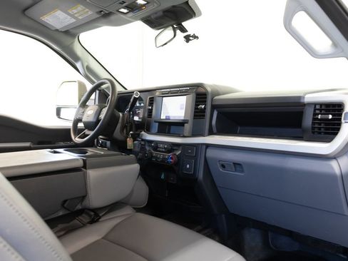 Used 2024 Ford F250 XL w/ XL Chrome Package image 22