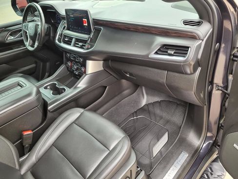 Used 2023 Chevrolet Suburban Z71 w/ Luxury Package AWD/4WD image 11