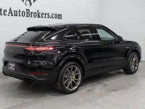 Used 2023 Porsche Cayenne Platinum Edition AWD/4WD image 45