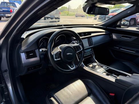 Used 2018 Jaguar XF R-Sport AWD/4WD image 10