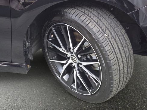 Used 2024 Toyota Camry SE image 32