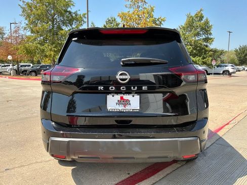 Used 2025 Nissan Rogue SV FWD image 7