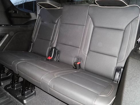 Used 2023 Chevrolet Tahoe Premier AWD/4WD image 21