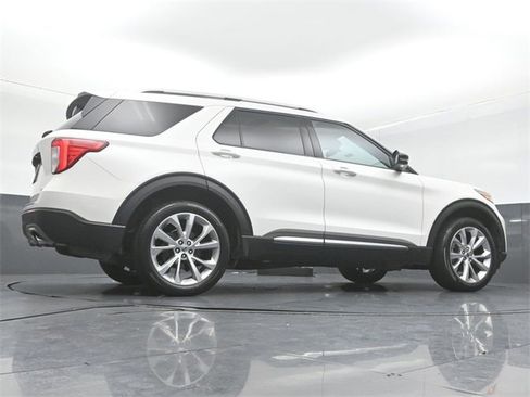 Certified 2022 Ford Explorer Platinum w/ Equipment Group 601A image 43