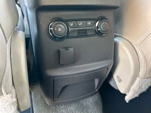 Used 2013 Ford Explorer XLT image 38