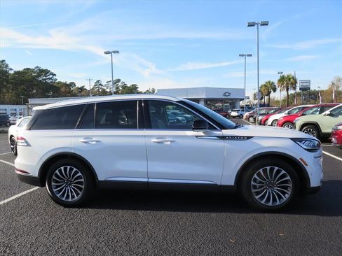 Used 2021 Lincoln Aviator Reserve w/ Equipment Group 201A image 2