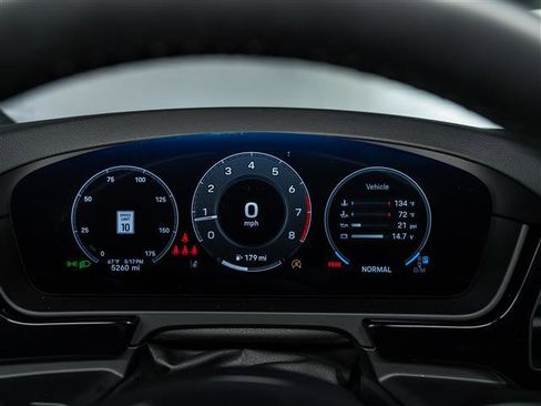 Certified 2025 Porsche Cayenne Coupe image 21