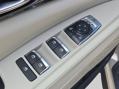 Certified 2026 Kia Carnival SX w/ SX Dark Edition Package FWD image 28