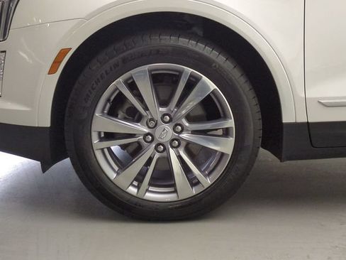 Certified 2024 Cadillac XT5 Premium Luxury w/ LPO, Floor Liner Package AWD/4WD image 29