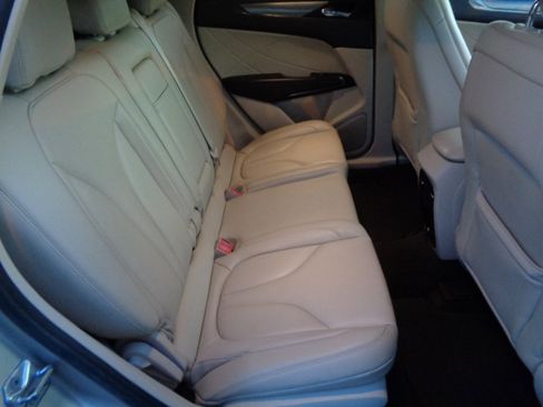 Used 2017 Lincoln MKC Premiere image 8