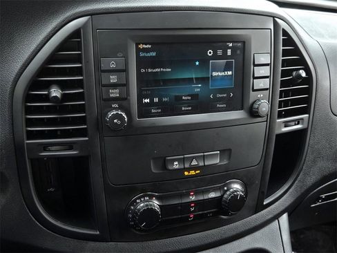 Used 2021 Mercedes-Benz Metris image 17