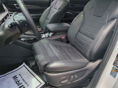 Certified 2024 Kia Telluride SX Prestige w/ Towing Package image 20
