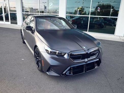 Used 2026 BMW M5 w/ Executive Package AWD/4WD image 5