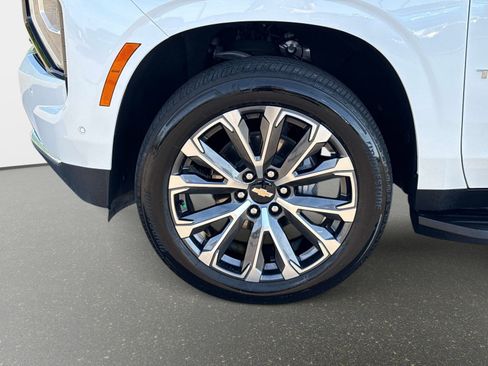 Used 2025 Chevrolet Tahoe High Country RWD image 12