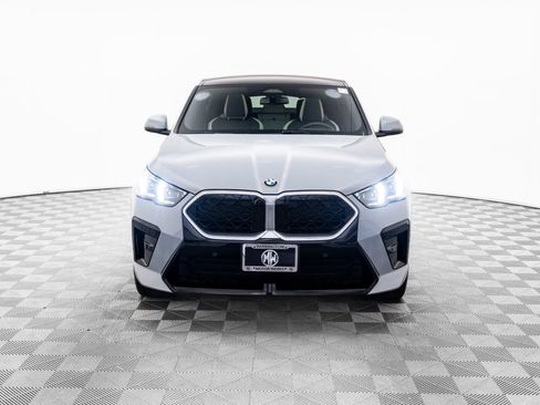 Certified 2025 BMW X2 xDrive28i w/ Premium Package image 8