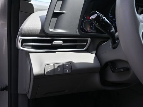 Certified 2021 Hyundai Elantra SE FWD image 19