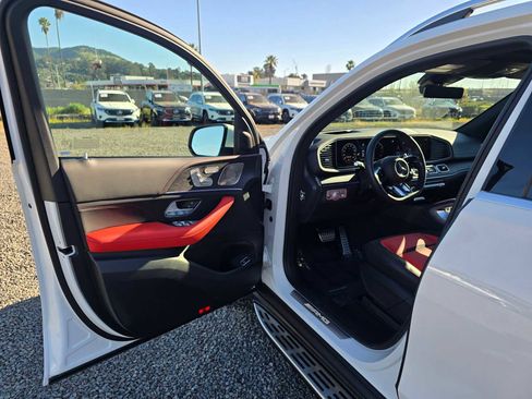 Used 2025 Mercedes-Benz GLE 53 AMG AMG GLE 53 image 21