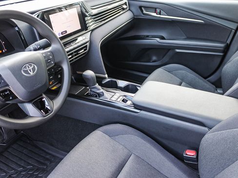Used 2025 Toyota Camry LE image 18