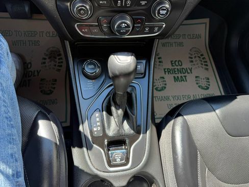 Used 2022 Jeep Cherokee Limited w/ Mopar Interior Package image 21