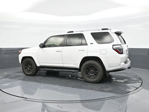 Used 2023 Toyota 4Runner SR5 Premium image 5