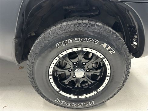 Used 2011 Toyota Tacoma 4x4 Regular Cab image 11