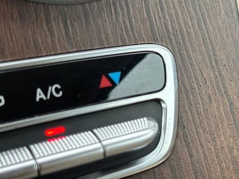 Used 2022 Mercedes-Benz GLC 300 image 30