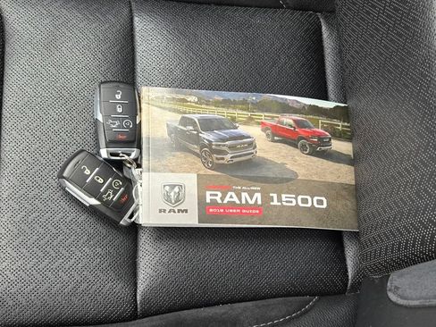 Used 2019 RAM 1500 Laramie AWD/4WD image 10