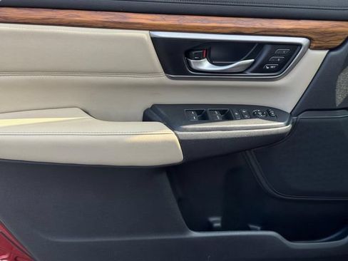 Used 2018 Honda CR-V Touring image 14