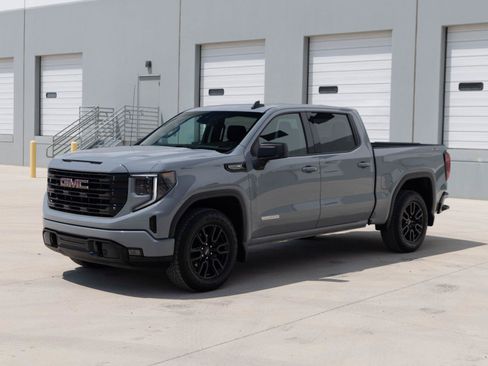 Used 2024 GMC Sierra 1500 Elevation w/ X31 Off-Road Package AWD/4WD image 7