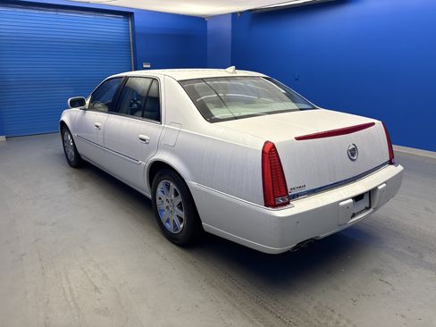 Used 2010 Cadillac DTS Premium w/ Driver Awareness Package FWD image 5