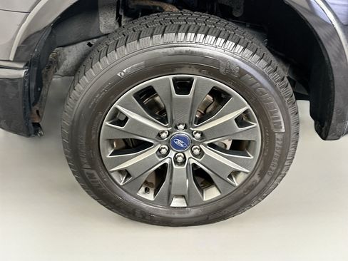 Used 2016 Ford F150 XLT w/ Equipment Group 302A Luxury AWD/4WD image 11