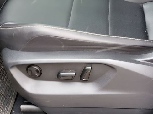 Used 2020 Volkswagen Tiguan SE w/ Panoramic Sunroof Package image 13