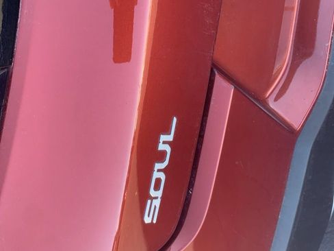 Used 2023 Kia Soul LX w/ LX Technology Package image 7