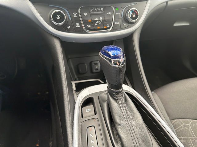 Used 2017 Chevrolet Volt LT w/ Comfort Package FWD image 8
