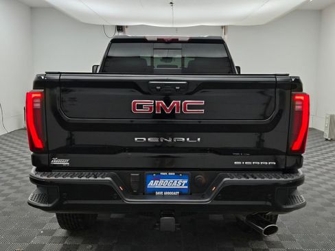 Used 2024 GMC Sierra 2500 Denali w/ Denali Reserve Package image 16