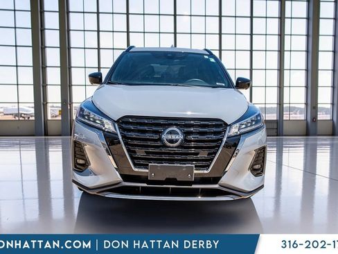 Used 2023 Nissan Kicks SR w/ SR Premium Package FWD image 27