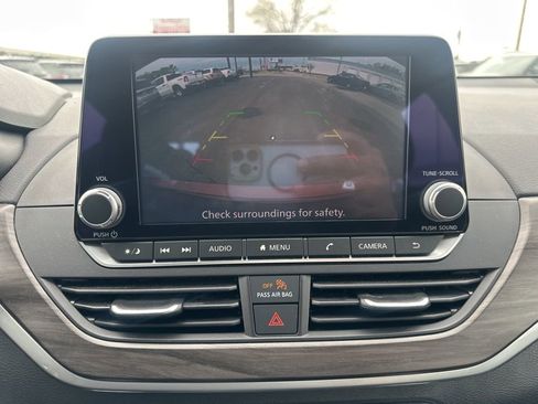 Used 2025 Nissan Altima 2.5 SV image 30