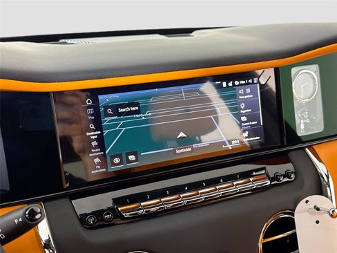 Used 2026 Rolls-Royce Cullinan image 19