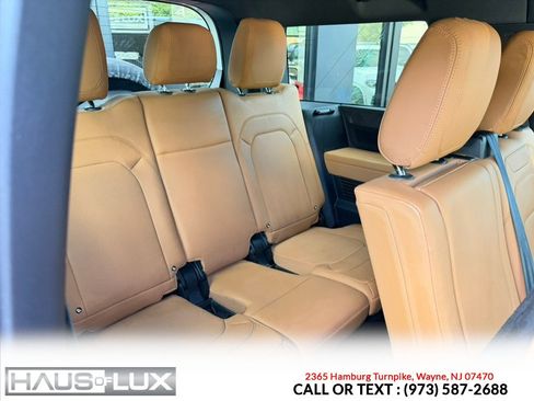 Used 2023 Land Rover Defender 130 SE AWD/4WD image 4