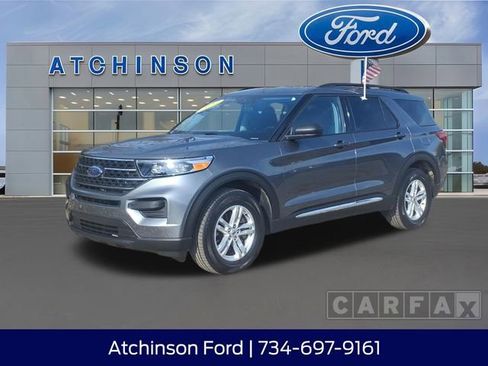 Certified 2023 Ford Explorer XLT image 1