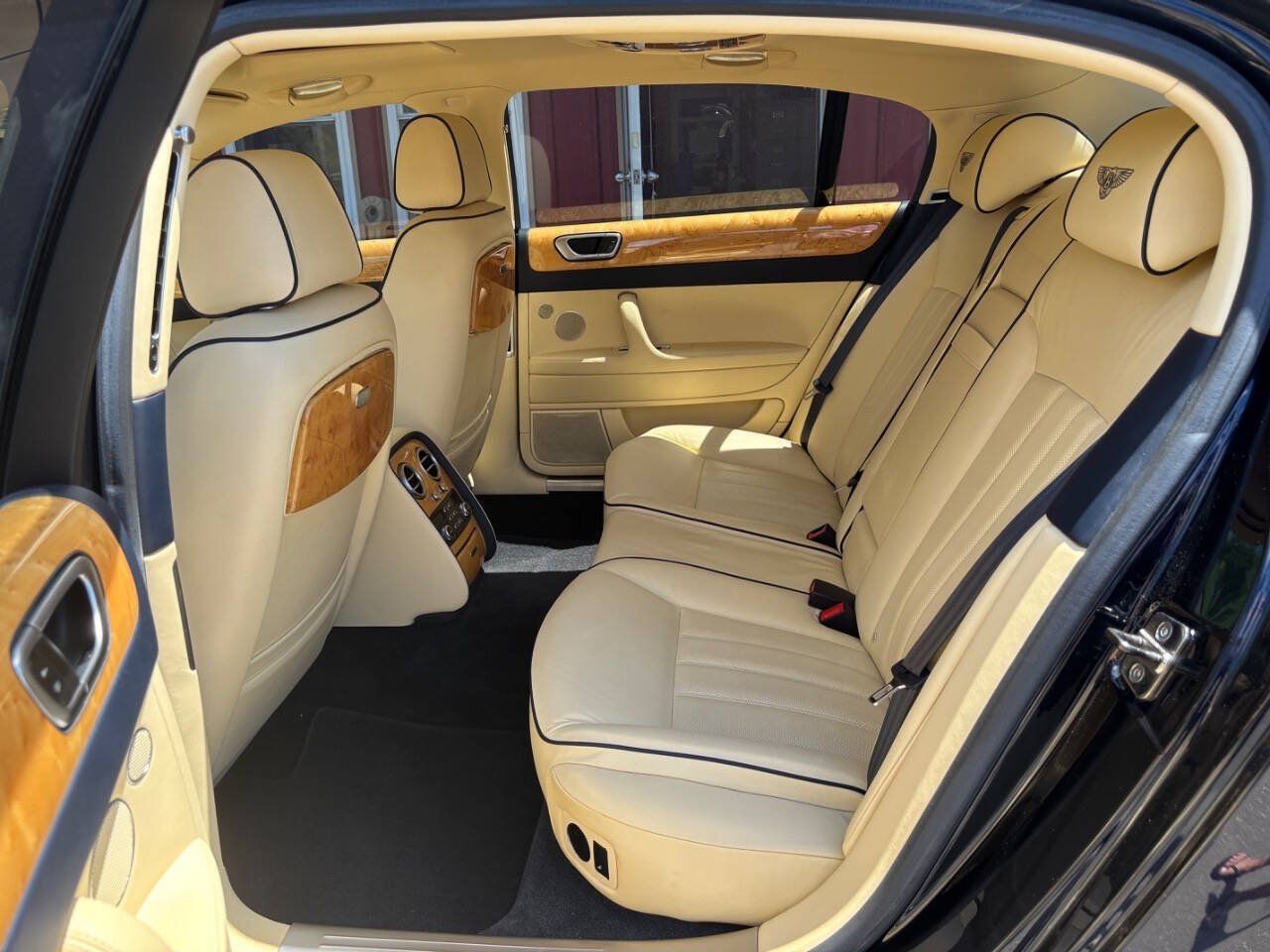 Used 2011 Bentley Flying Spur Flying Spur AWD/4WD image 11