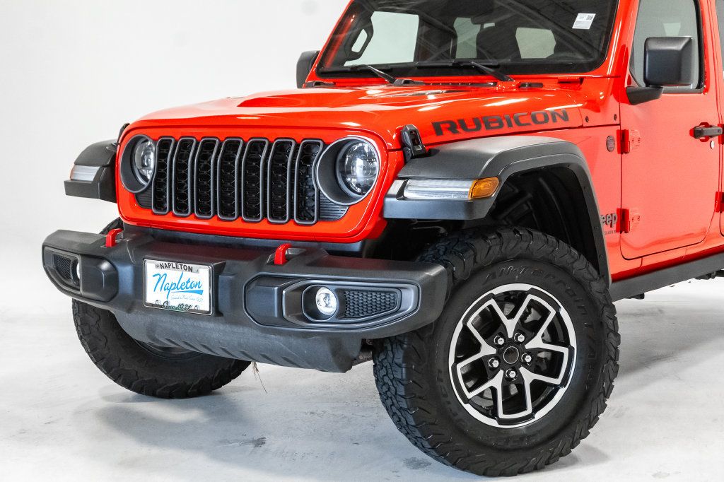 Used 2025 Jeep Wrangler Unlimited Rubicon AWD/4WD image 2