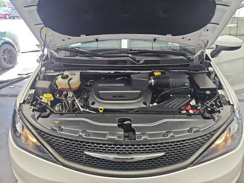 Used 2023 Chrysler Voyager LX FWD image 29