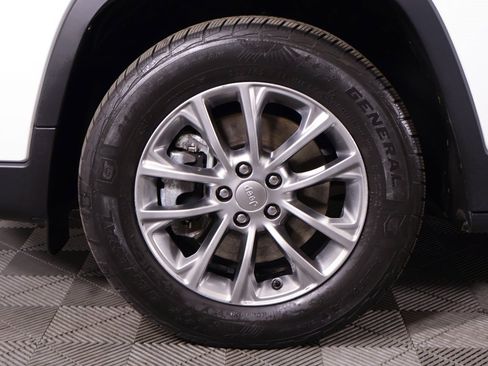 Used 2021 Jeep Cherokee Latitude Lux image 19