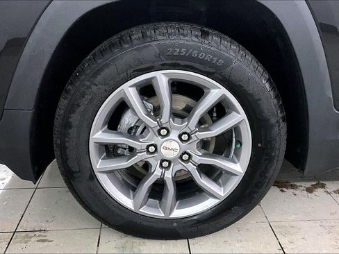 Used 2024 GMC Terrain SLT image 34