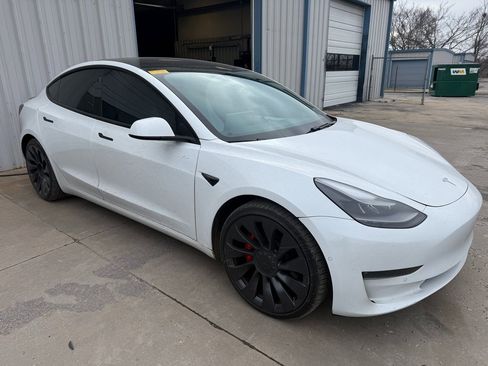 Used 2021 Tesla Model 3 Performance image 3