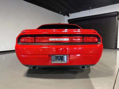 Used 2014 Dodge Challenger R/T RWD image 5