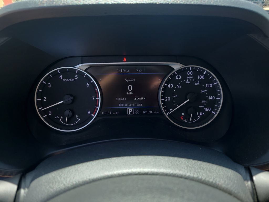 Certified 2025 Nissan Sentra SR FWD image 27