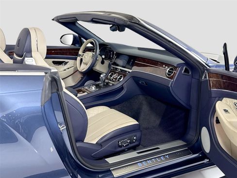 Used 2020 Bentley Continental GT image 19